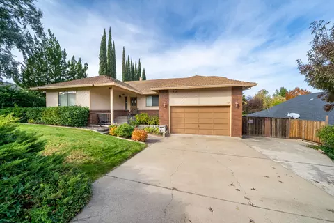 1525 El Capitan Dr, Redding, CA 96001 photo 4