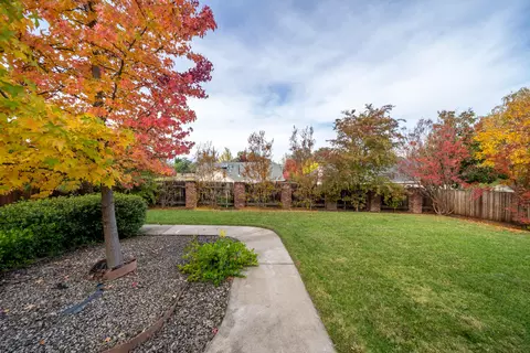 1525 El Capitan Dr, Redding, CA 96001 photo 32