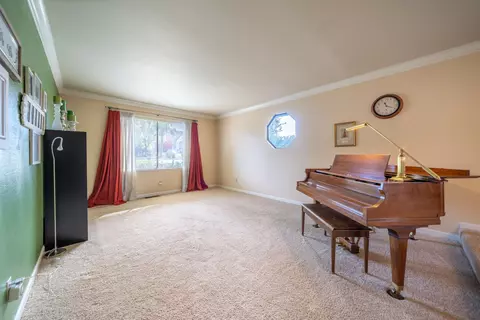 1525 El Capitan Dr, Redding, CA 96001 photo 7