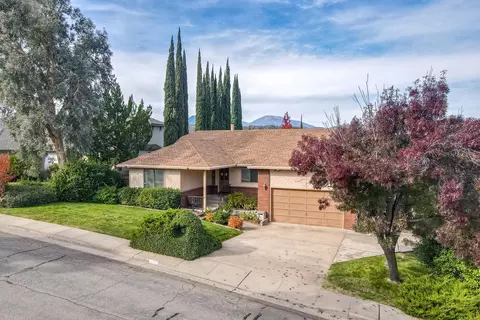 1525 El Capitan Dr, Redding, CA 96001 photo 2
