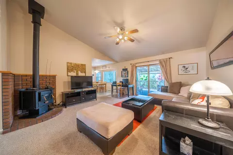 1525 El Capitan Dr, Redding, CA 96001 photo 9