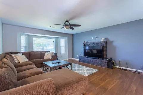 3719 Canterbury Dr, Redding, CA 96002 photo 6