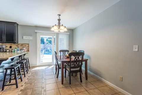 3719 Canterbury Dr, Redding, CA 96002 photo 8