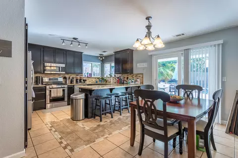 3719 Canterbury Dr, Redding, CA 96002 photo 9