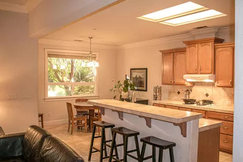 2052 Hedgerow Ave, Redding, CA 96003 photo 9