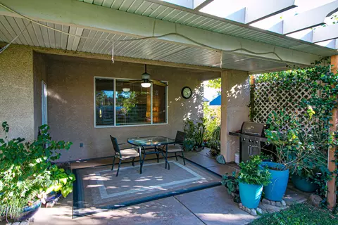 2052 Hedgerow Ave, Redding, CA 96003 photo 15