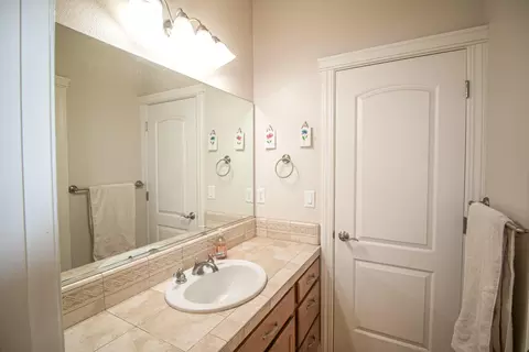 2052 Hedgerow Ave, Redding, CA 96003 photo 27