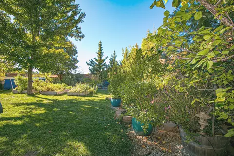 2052 Hedgerow Ave, Redding, CA 96003 photo 34