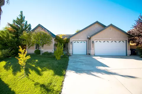 2052 Hedgerow Ave, Redding, CA 96003 photo 2