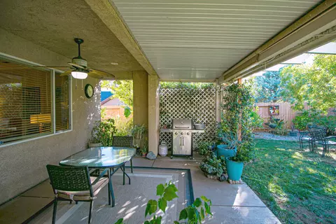 2052 Hedgerow Ave, Redding, CA 96003 photo 13