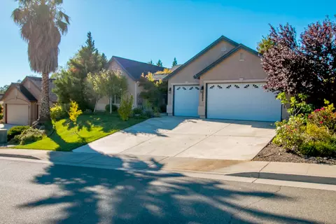 2052 Hedgerow Ave, Redding, CA 96003 photo 3