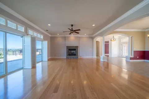 1507 Brinn Dr, Redding, CA 96001 photo 9