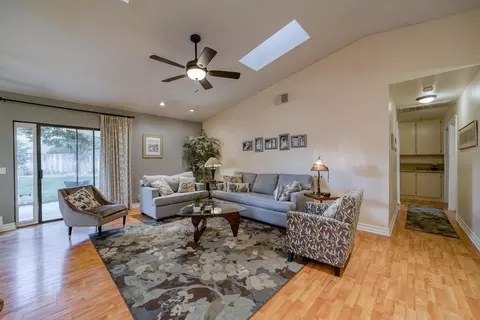 1867 Silverfield Loop, Redding, CA 96002 photo 4