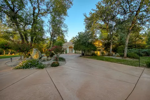 13497 Tierra Heights Rd, Redding, CA 96003 photo 4