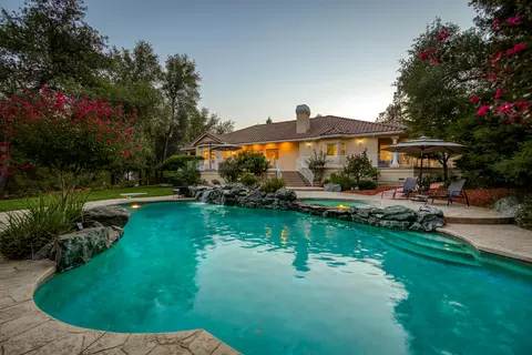 13497 Tierra Heights Rd, Redding, CA 96003 photo 1