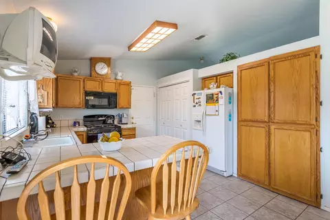 1623 Sterling Dr, Redding, CA 96003 photo 6