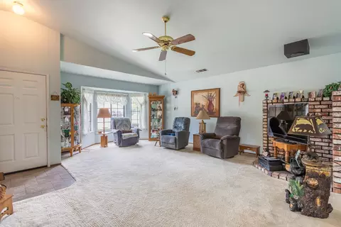 1623 Sterling Dr, Redding, CA 96003 photo 3