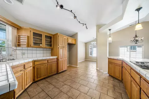 3733 Fairoaks Ct, Redding, CA 96001 photo 8