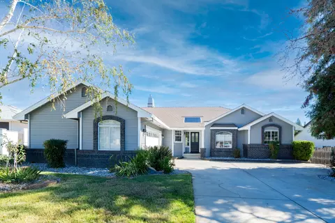 3733 Fairoaks Ct, Redding, CA 96001 photo 1