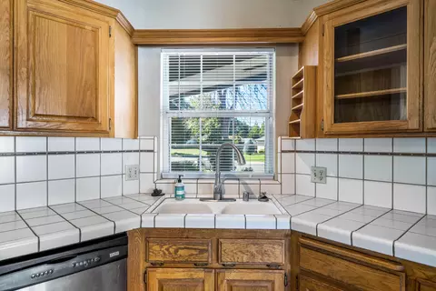 3733 Fairoaks Ct, Redding, CA 96001 photo 7