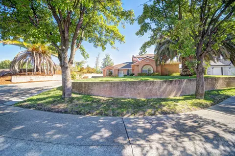 131 Ironwood Ln, Redding, CA 96003 photo 6