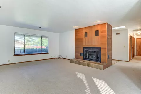 1885 Pineland Ct, Redding, CA 96002 photo 9