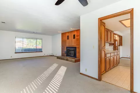 1885 Pineland Ct, Redding, CA 96002 photo 8