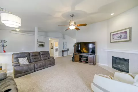 2930 Panorama Dr, Redding, CA 96003 photo 5