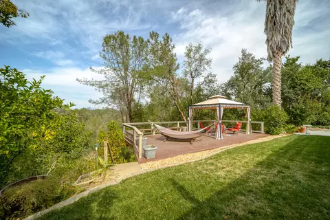 2930 Panorama Dr, Redding, CA 96003 photo 3