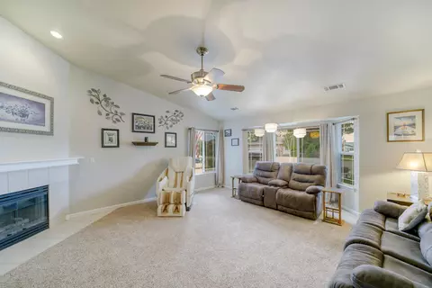 2930 Panorama Dr, Redding, CA 96003 photo 4