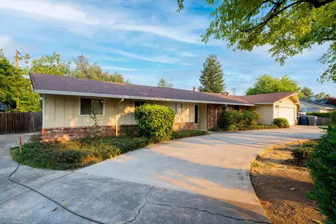 3753 Victoire Way, Redding, CA 96002 photo 2