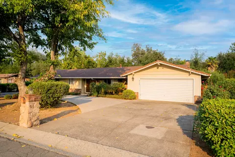 3753 Victoire Way, Redding, CA 96002 photo 1