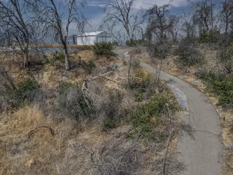 10038 Chateau Woods Dr, Redding, CA 96001 photo 8