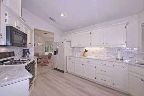 11538 Barzin Ln, Redding, CA 96003 photo 15