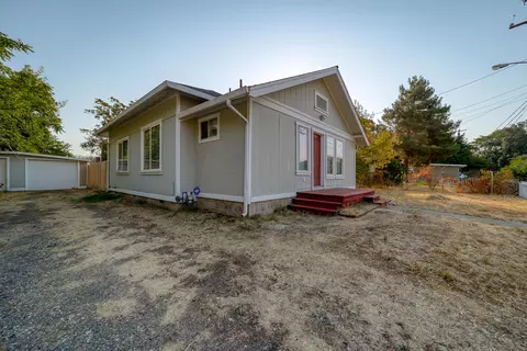 730 Lakeside Dr, Red Bluff, CA 96080 photo 1