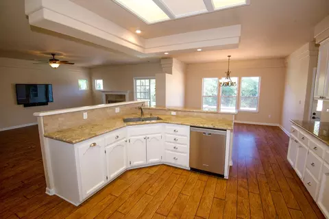 3818 Siskiyou St, Redding, CA 96001 photo 3