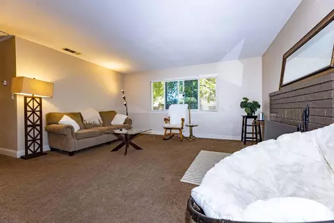 2568 Belladonna St, Redding, CA 96002 photo 7