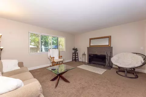 2568 Belladonna St, Redding, CA 96002 photo 8