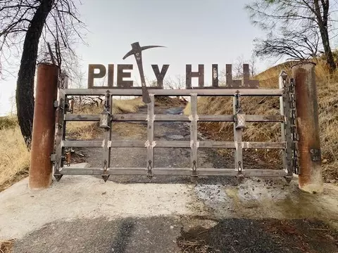 6950 Placer Rd, Redding, CA 96001 photo 2