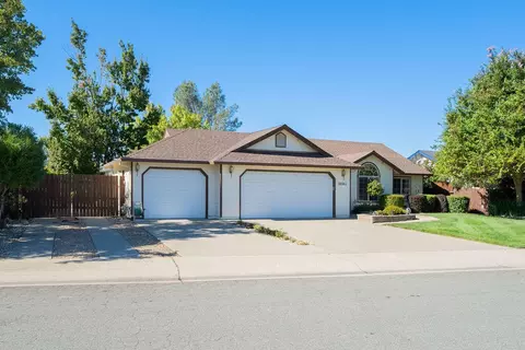 3592 Sunglow Dr, Redding, CA 96001 photo 1