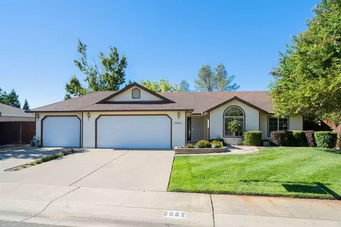 3592 Sunglow Dr, Redding, CA 96001 photo 2