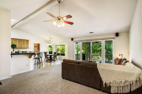 3592 Sunglow Dr, Redding, CA 96001 photo 3