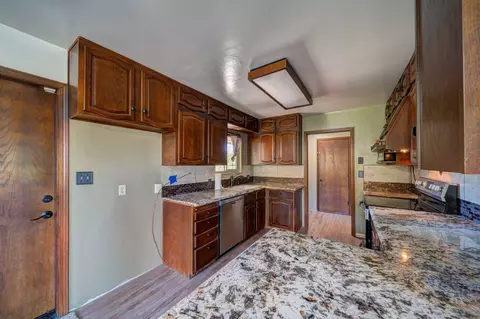 1335 Pleasant St, Redding, CA 96001 photo 5