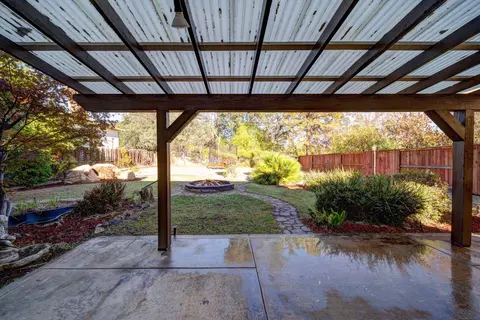 1335 Pleasant St, Redding, CA 96001 photo 16