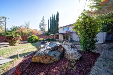 1335 Pleasant St, Redding, CA 96001 photo 20