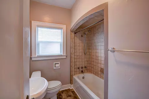925 Parkview Ave, Redding, CA 96001 photo 9