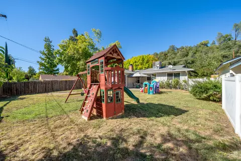 1527 Benton Dr, Redding, CA 96003 photo 36
