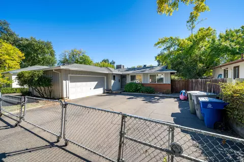 1527 Benton Dr, Redding, CA 96003 photo 6