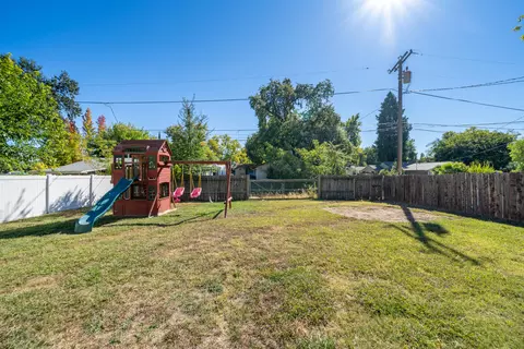 1527 Benton Dr, Redding, CA 96003 photo 28