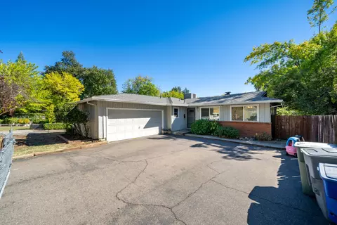 1527 Benton Dr, Redding, CA 96003 photo 8